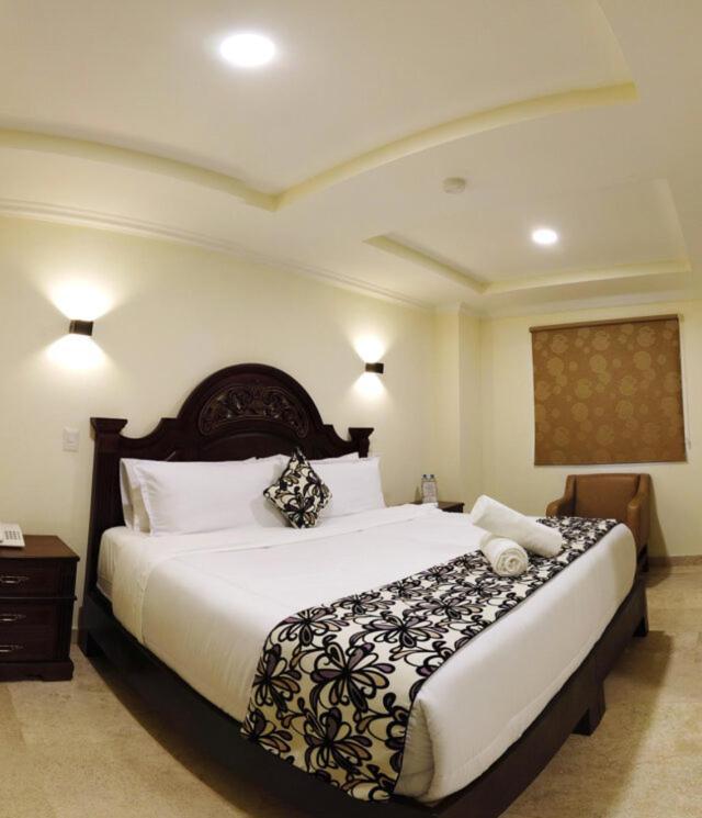 Real De La Pena Hotel 2 Эсекьель-Монтес Экстерьер фото